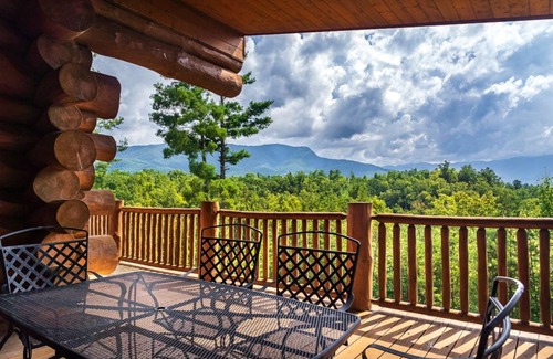 Pittman Center Cabin | 544 m² Cabin ∙ 6 bedrooms ∙ 26 guests