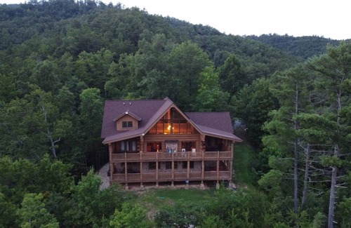 Pittman Center Cabin | 544 m² Cabin ∙ 6 bedrooms ∙ 26 guests