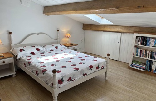 Saint-Pierre-de-Juillers Cottage | 55 m² Cottage ∙ 1 bedroom ∙ 4 guests
