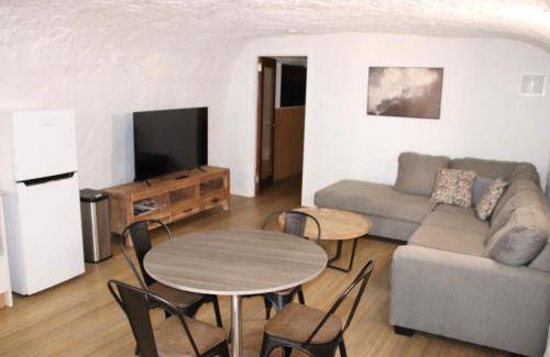 Coober Pedy Apartment | 55 m² Apartment ∙ 2 bedrooms ∙ 5 guests