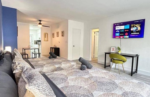 West Avenue Apartment | 55 m² Apartment ∙ 1 bedroom ∙ 4 guests