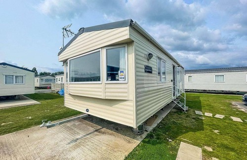 Clacton-on-Sea Cabin | 55 m² Cabin ∙ 2 bedrooms ∙ 6 guests