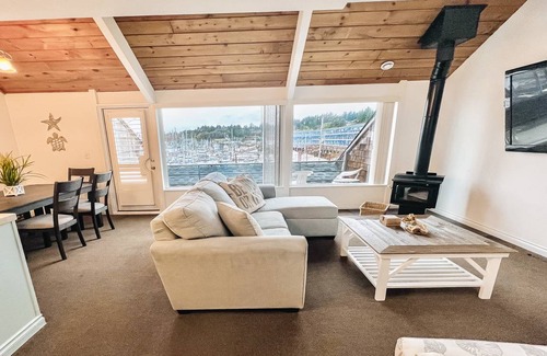 Historic Bayfront Condo | 55 m² Condo ∙ 1 bedroom ∙ 4 guests