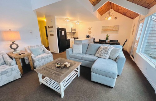 Historic Bayfront Condo | 55 m² Condo ∙ 1 bedroom ∙ 4 guests