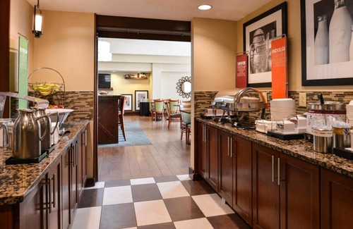 Central Newport News Hotel | 55 m² Hotel ∙ 127 guests