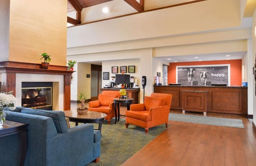 Central Newport News Hotel | 55 m² Hotel ∙ 127 guests