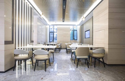 He Ping Hotel | 55 m² Hotel ∙ 3 guests