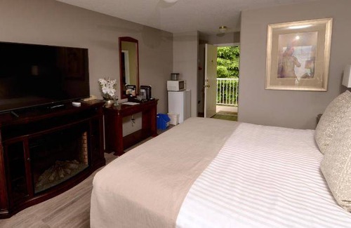 Regional District of Nanaimo Hotel | 55 m² Hotel ∙ 4 guests