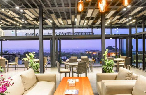 Nong Sarai Resort | 550 m² Resort ∙ 4 bedrooms ∙ 127 guests