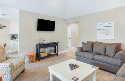 Kiawah Island Condo | 5524 Turtle Cove: Walk to Beach, Lagoon Views, $150 Beach Gear/Bike Credit