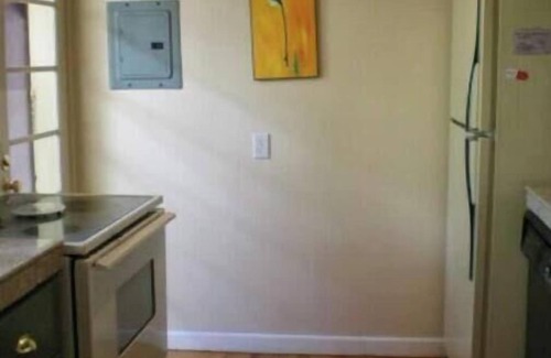 University South House | 555 #3 2bed/1.5bath/2carport dwntwn