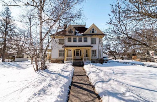Marmora Bed & Breakfast | 557 m² Bed and breakfast ∙ 9 bedrooms ∙ 30 guests