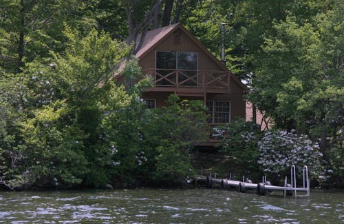 Lake Pocotopaug House | 557 m² House ∙ 20 bedrooms ∙ 40 guests