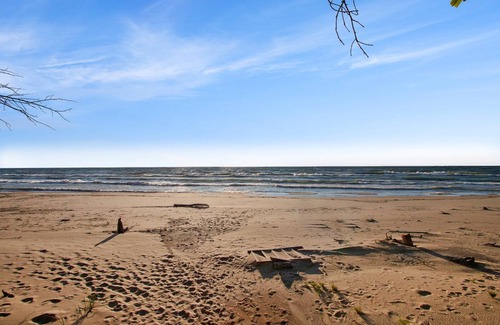 Lake Michigan Beach House | 557 m² House ∙ 7 bedrooms ∙ 17 guests