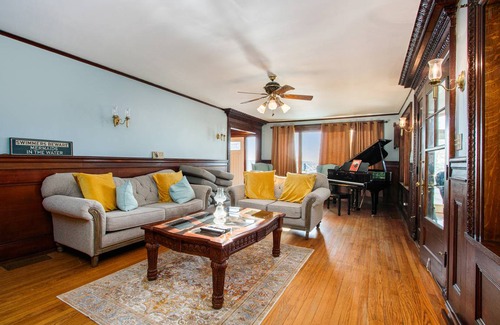 Lake Michigan Beach House | 557 m² House ∙ 7 bedrooms ∙ 17 guests