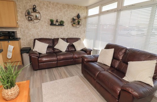 Chapel Saint Leonards Cottage | 56 CHERRY PARK CHALET, pet friendly in Chapel St Leonards