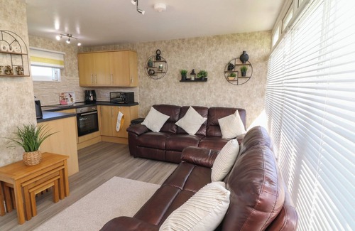Chapel Saint Leonards Cottage | 56 CHERRY PARK CHALET, pet friendly in Chapel St Leonards