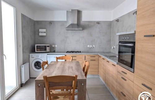 Beziers House | 56 m² Gîte ∙ 2 bedrooms ∙ 3 guests
