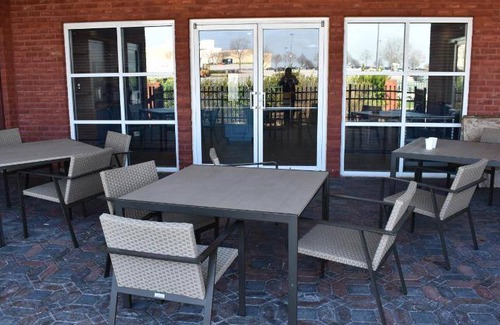 Halfway Hotel | 56 m² Hotel ∙ 127 guests
