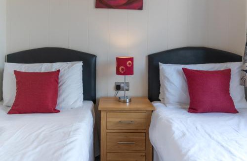 Mullacott House | 56 Meadow View Lodge - 3 Bed-Sleeps 6-TJS56MV