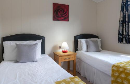 Mullacott House | 56 Meadow View Lodge - 3 Bed-Sleeps 6-TJS56MV