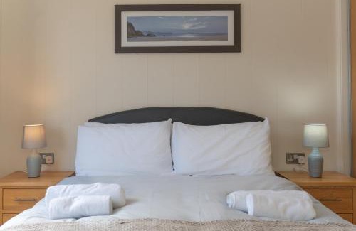 Mullacott House | 56 Meadow View Lodge - 3 Bed-Sleeps 6-TJS56MV