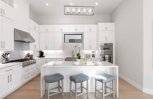 Naples Park House | 560 Perfectly Situated · Walk 2 Beaches & The Ritz
