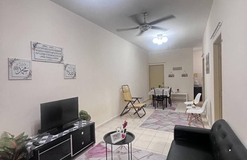 Gurun House | 5600 m² House ∙ 2 bedrooms ∙ 6 guests