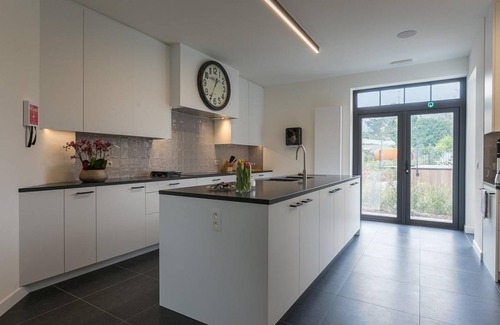 Kluisbergen House | 566 m² House ∙ 14 bedrooms ∙ 30 guests