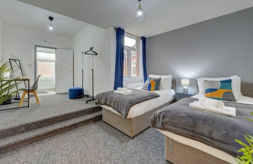Coventry House | 56HRC 5 BedRoom House| Garden| Parking PFP