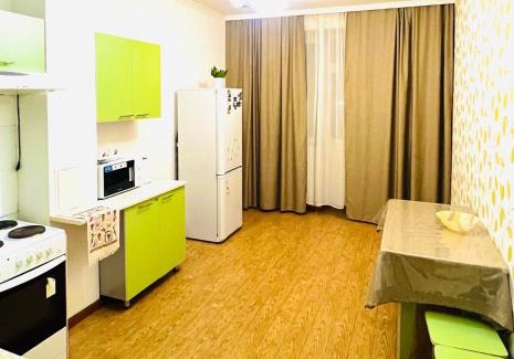 Nur-Sultan Apartment | 57 с кондиционером возле Байтерека с 2 большими кроватями и с 2 диванами с изолированными комнатами