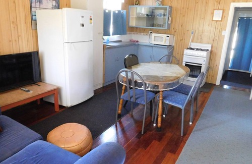 Jurien Bay House | 57 Bashford St Driftwood Cottage