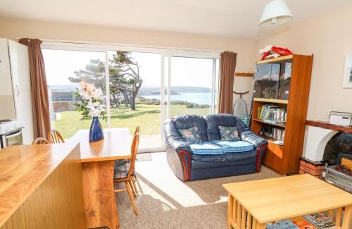 Freshwater House | 57 Cliff End