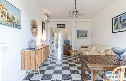 Cap-d'Antibes Apartment | 57 m² Apartment ∙ 2 bedrooms ∙ 4 guests
