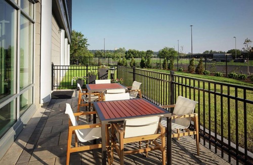 Teaneck Hotel | 57 m² Hotel ∙ 2 bedrooms ∙ 127 guests