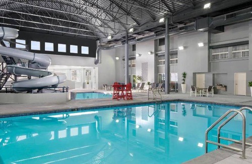 Ashwaubenon Hotel | 57 m² Hotel ∙ 7 guests