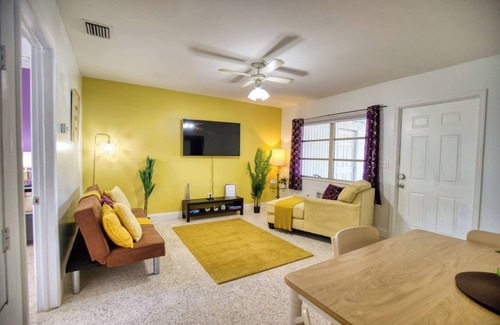 Gulf Gate Estates House | 5723-5725 Nutmeg · King-size beds, 2 kitchens, minutes to Siesta Key