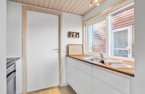 Gudhjem House | 5732 Gudhjem - Rø Skolevej 10 Dør 17