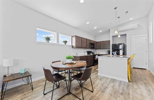 Boise House | *5763* Two Bedroom and 2 Bathroom, Centrally Located.