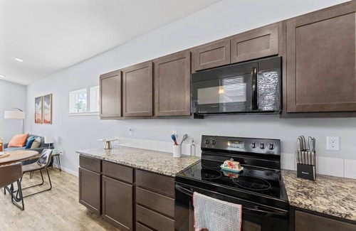 Boise House | *5763* Two Bedroom and 2 Bathroom, Centrally Located.