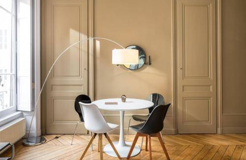 Bellecour - Hotel Dieu Apartment | 58 m² Apartment ∙ 2 bedrooms ∙ 4 guests
