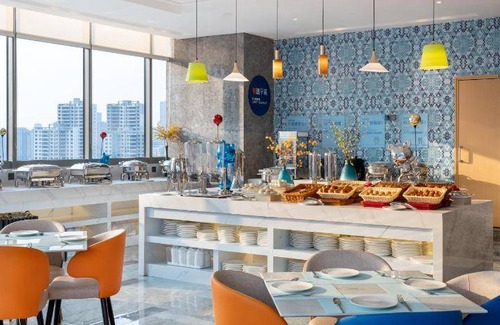 Shuangliu District Hotel | 58 m² Hotel ∙ 127 guests