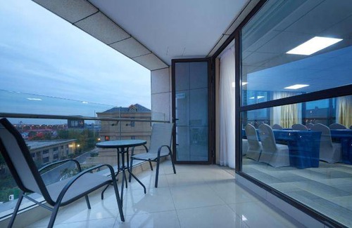 Jiading Hotel | 58 m² Hotel ∙ 6 guests