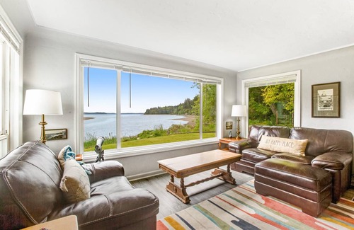 Lakebay House | 58 m² House ∙ 3 bedrooms ∙ 6 guests