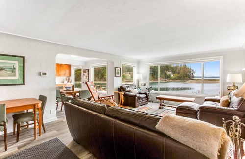 Lakebay House | 58 m² House ∙ 3 bedrooms ∙ 6 guests