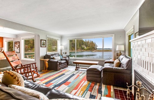 Lakebay House | 58 m² House ∙ 3 bedrooms ∙ 6 guests