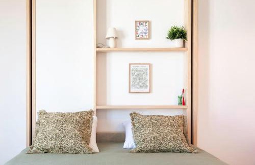 Carabacel Apartment | #59 Central balcony 5mins Old town & Sea AC WIFI