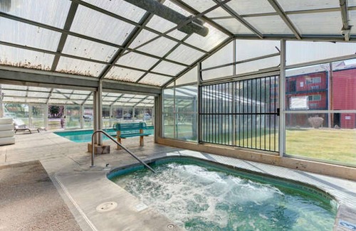 Orchard District Condo | 59 m² Condo ∙ 1 bedroom ∙ 4 guests