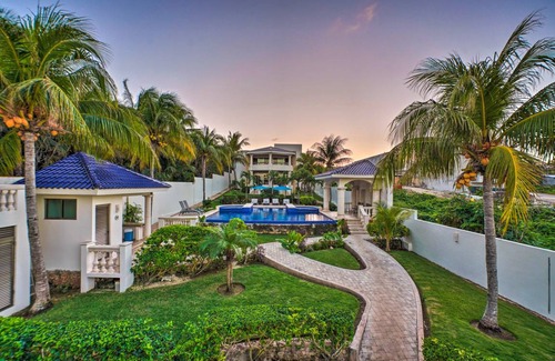 Isla Mujeres Villa | 594 m² Villa ∙ 8 bedrooms ∙ 16 guests