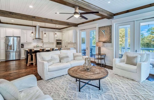 Santa Rosa Beach House | 5B Luxury Pet Friendly Overlooks Pool w EV Charger